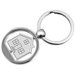 Брелок "Дом"; серебристый; 3,5х7,4х0,2 см; металл; лазерная гравировка